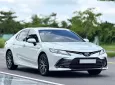 Toyota Camry 2.5 HV 2023 - Cần bán Toyota Camry 2.5 HV 2023, màu trắng, nhâp khẩu, chạy siêu lướt 