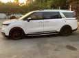 Kia Carnival 2022 - Kia Carnival màu trắng, xe gia đình 8 chỗ rộng rãi, phù hợp gia đình. 