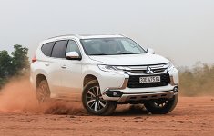 Mitsubishi Pajero Sport mới cạnh tranh Toyota Fortuner ở Việt Nam