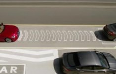 Lexus giới thiệu công nghệ “ép” xe tự nhường đường