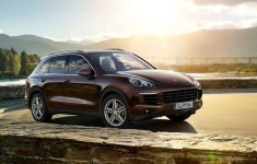 Gần 18.000 xe Porsche Panamera và Cayenne bị triệu hồi tại Mỹ Gần 18.000 xe Porsche Panamera và Cayenne bị triệu hồi tại Mỹ