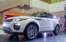Range Rover Evoque giảm giá cực sốc lên đến 200 triệu đồng Range Rover Evoque giảm giá cực sốc lên đến 200 triệu đồng
