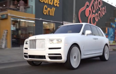 “Hô biến” Rolls-Royce Cullinan xám màu thành “bạch mã hoàng tử”
