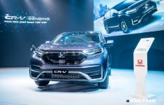 Honda CR-V nhận ưu đãi tới 100 triệu đồng tại đại lý