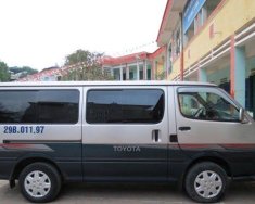Toyota Hiace 2005 - Cần bán xe Toyota Hiace năm 2005, màu bạc giá 245 triệu tại Lào Cai