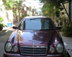 Mercedes-Benz E230 1997 - Cần bán xe Mercedes E230 đời 1997, màu đỏ xe gia đình giá 179 triệu tại Tp.HCM