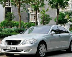 Mercedes-Benz S500   2006 - Cần bán gấp Mercedes S500 sản xuất 2006, màu bạc, nhập khẩu chính hãng số tự động giá 950 triệu tại Tp.HCM