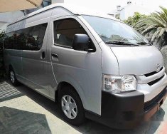 Toyota Hiace 2016 - Cần bán lại xe Toyota Hiace đời 2016, màu bạc giá 1 tỷ 209 tr tại Bình Thuận  