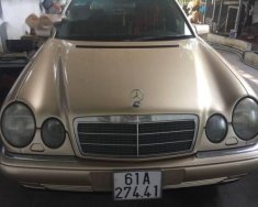 Mercedes-Benz E class E230 1999 - Bán Mercedes E230 1999, màu vàng, nhập khẩu, 220tr giá 220 triệu tại Bình Dương