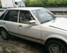 Ford Taurus 1985 - Cần bán Ford Taurus đời 1985, màu trắng giá 35 triệu tại Tp.HCM