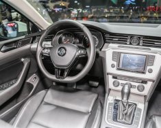 Volkswagen Passat 2017 - VW Passat 1.8 turbo 1tỷ 450tr (chưa giấy), giao xe tận nhà giá 1 tỷ 450 tr tại Đồng Nai
