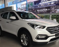 Hyundai Santa Fe 2.4 4x2 2017 - Bán ô tô Hyundai Santa Fe 2.4 4x2 đời 2018, màu trắng, 898tr giá 898 triệu tại Quảng Ngãi