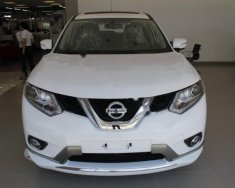 Nissan X trail 2.0 SL 2WD Premium 2017 - Bán Nissan X trail 2.0 SL 2WD Premium đời 2017, màu trắng giá 830 triệu tại Quảng Trị