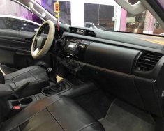 Toyota Hilux 2016 - Cần bán gấp Toyota Hilux đời 2016, màu bạc, xe nhập giá 610 triệu tại Khánh Hòa