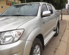 Toyota Hilux 3.0G  2010 - Bán gấp Toyota Hilux 3.0G đời 2010, màu bạc như mới giá 435 triệu tại Yên Bái