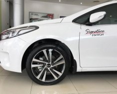 Kia Cerato 2.0AT 2018 - Bán xe Kia Cerato 2.0AT sản xuất năm 2018, màu trắng giá 639 triệu tại Kon Tum