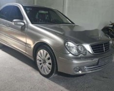 Mercedes-Benz C class C180 2004 - Cần bán xe Mercedes C180 sản xuất 2004, màu bạc xe gia đình, giá tốt giá 225 triệu tại Đồng Tháp