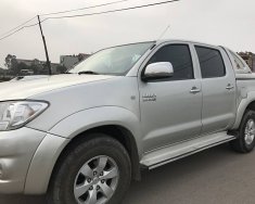 Toyota Hilux G 2010 - Bán xe Toyota Hilux 3.0 hai cầu 2010 màu bạc, xe ít đi còn rất mới giá 395 triệu tại Tp.HCM