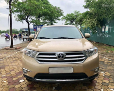 Toyota Highlander LE 2011 - Bán xe Toyota Highlander năm 2011 màu vàng cát, 1 tỷ 179 triệu, xe nhập khẩu giá 1 tỷ 179 tr tại Hà Nội