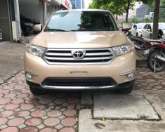 Toyota Highlander LE 2011 - Cần bán gấp Toyota Highlander năm 2011 màu vàng, 1 tỷ 180 triệu, nhập khẩu nguyên chiếc Mỹ, siêu đẹp giá 1 tỷ 180 tr tại Hà Nội