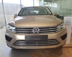 Volkswagen Touareg 2016 - Bán Volkswagen Touareg vàng cát - có sẵn - giao ngay- giao xe toàn quốc - liên hệ ngay để được giá tốt 0968028344 giá 2 tỷ 499 tr tại Hải Dương