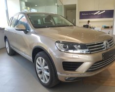 Volkswagen Touareg 2016 - Bán Volkswagen Touareg sản xuất 2016, màu vàng, nhập khẩu nguyên chiếc giá 2 tỷ 499 tr tại Khánh Hòa