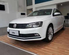 Volkswagen Jetta 2016 - Bán Volkswagen Jetta đời 2017, nhập khẩu nguyên chiếc, giá 899tr, hỗ trợ trả góp ngân hàng 80% giá trị xe lãi suất thấp giá 899 triệu tại Phú Yên