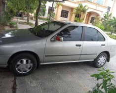 Nissan Sunny 1996 - Cần bán gấp Nissan Sunny sản xuất năm 1996, màu bạc giá 105 triệu tại Quảng Trị