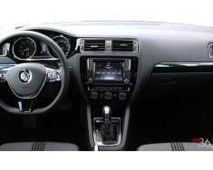 Volkswagen Jetta 2018 - Bán ô tô Volkswagen Jetta sản xuất 2018, nhận ngay gói combo bảo hiểm và cơ hội giảm từ 20 - 50tr giá 999 triệu tại Khánh Hòa