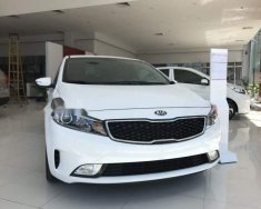 Kia Cerato  1.6L MT 2018 - Cần bán xe Kia Cerato 1.6L MT năm sản xuất 2018, màu trắng số sàn, 535tr giá 535 triệu tại Kon Tum