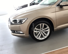 Volkswagen Passat Gp 2016 - Bán xe Volkswagen Passat GP màu cát vàng, đời 2016, nhập khẩu nguyên chiếc, giá 1 tỷ 200tr. ACE liên hệ 0921133889 để có giá tốt giá 1 tỷ 200 tr tại Hà Nội