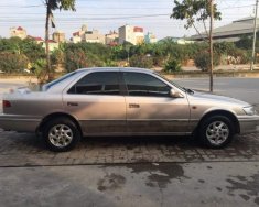 Toyota Camry  GLi 2001 - Cần bán Toyota Camry GLi 2001, màu bạc số sàn giá 250 triệu tại Hà Nội