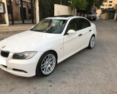 BMW 3 Series 320i 2007 - Cần bán xe BMW 320i 2007 màu trắng, nội thất kem giá 335 triệu tại Tp.HCM