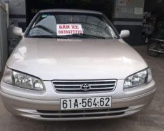Toyota Camry  GLi  2001 - Bán Toyota Camry GLi năm 2001, màu vàng cát, 2 ghế điện giá 215 triệu tại An Giang