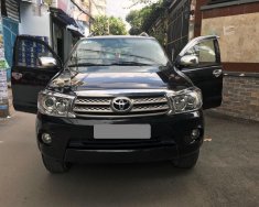 Toyota Fortuner v 2011 - Cần bán gấp Toyota Fortuner v đời 2011, màu đen giá 575 triệu tại Tp.HCM