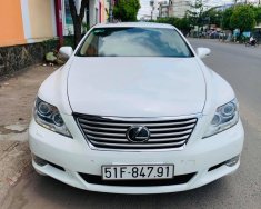 Lexus LS 2010 - Bán xe Lexus LS460L sản xuất 2010 màu trắng, 5 ghế có matxa, rada, nâng hạ gầm giá 1 tỷ 830 tr tại Tp.HCM