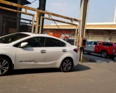 Kia Cerato   2.0  2017 - Bán gấp Kia Cerato 2.0 2017, màu trắng, xe gia đình giá 610 triệu tại Lào Cai