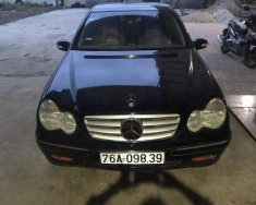 Mercedes-Benz C class  C200K MT   2003 - Cần bán lại xe Mercedes C200K MT sản xuất 2003, màu đen còn mới giá 175 triệu tại Quảng Ngãi