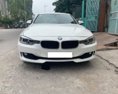 BMW 3 Series 320i 2014 - Cần bán xe BMW 320i 2014 ĐK 2015, số tự động màu trắng giá 915 triệu tại Tp.HCM