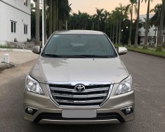 Toyota Innova V 2015 - Bán Toyota Innova V 2015 số tự động, màu vàng cát, xe đi giữ gìn cẩn thận giá 656 triệu tại Tp.HCM