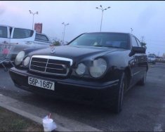 Mercedes-Benz E class E230 1996 - Bán Mercedes E230 năm sản xuất 1996, màu đen, nhập khẩu chính chủ, 135tr giá 135 triệu tại Đồng Tháp