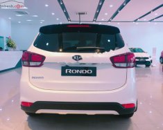 Kia Rondo 2.0 GAT Delu 2019 - Bán ô tô Kia Rondo 2.0 GAT Delu đời 2019, màu trắng giá 669 triệu tại Thanh Hóa