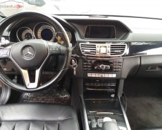 Mercedes-Benz E class 2013 - Cần bán xe Mercedes sản xuất năm 2013, màu đen xe còn mới giá 1 tỷ 100 tr tại Hà Nội