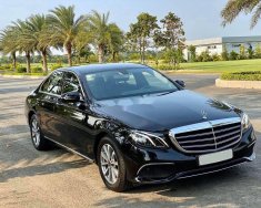 Mercedes-Benz E class  E200   2018 - Cần bán lại xe Mercedes E200 năm sản xuất 2018, màu đen như mới giá 1 tỷ 650 tr tại Bình Phước