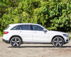 Mercedes-Benz GLC-Class GLC 200 2020 - Bán ô tô Mercedes GLC 200 năm sản xuất 2020, màu trắng giá 1 tỷ 749 tr tại Khánh Hòa