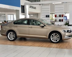 Volkswagen Passat GP 2016 - Bán ô tô Volkswagen Passat GP đời 2016, màu vàng, nhập khẩu giá 1 tỷ 266 tr tại Quảng Ninh