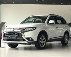 Mitsubishi Outlander 2.4 CVT Premium 2020 -  Cần bán xe Mitsubishi Outlander 2.4 CVT Premium đời 2019, màu trắng giá 905 triệu tại Nghệ An