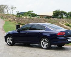 Volkswagen Passat 2018 - Volkswagen Passat Bluemotion High nhập khẩu nguyên chiếc, tặng 100% lệ phí trước bạ trong tháng 2 giá 1 tỷ 303 tr tại Quảng Ninh