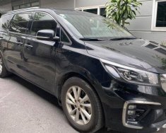 Kia Sedona 2.2L DATH 2018 - Bán Kia Sedona 2.2L DATH đời 2018, màu đen còn mới giá cạnh tranh giá 865 triệu tại Vĩnh Phúc