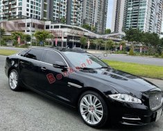 Cần bán gấp Jaguar XJ năm 2015, màu đen, nhập khẩu giá 2 tỷ 250 tr tại Tp.HCM